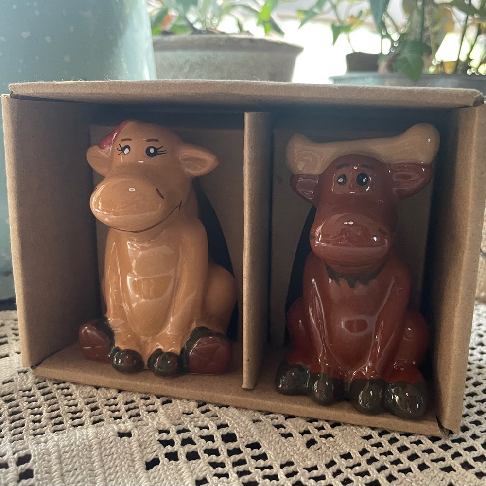 Cute Ceramic Moose Salt & Pepper Shakers